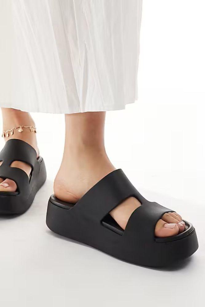209409 BLACK CROCS